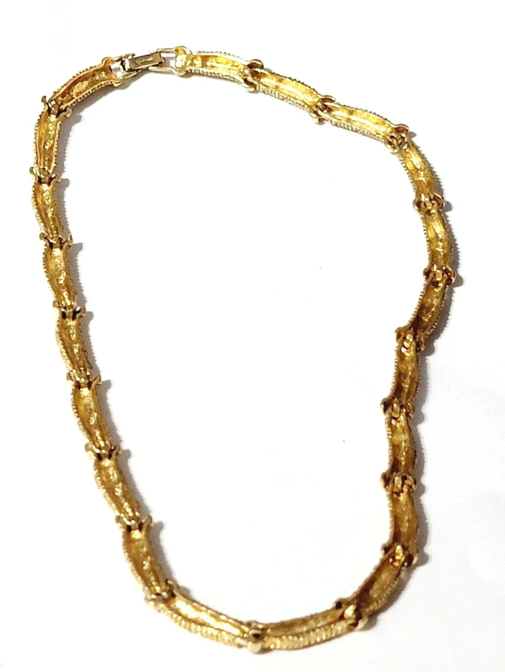 Vintage Avon Collar Necklace Textured Gold-tone Bar Links Designer gn01-8